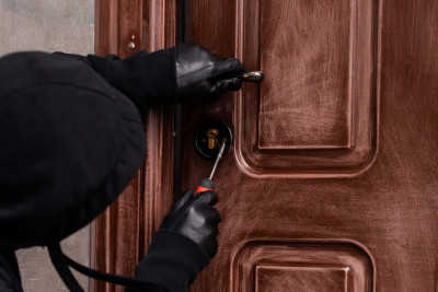 Pirşağıda oğurluq: evdən 19.300 manat yoxa çıxıb