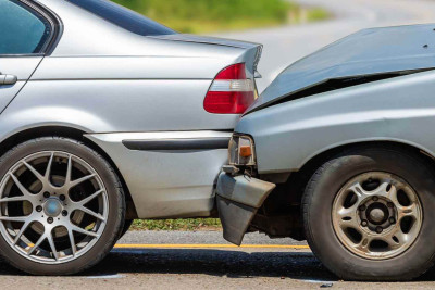 Nərimanovda zəncirvari qəza: 2 nəfər xəsarət alıb