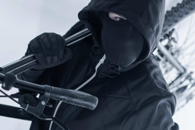 Xəzərdə 4 nəfərin velosipedi oğurlanıb