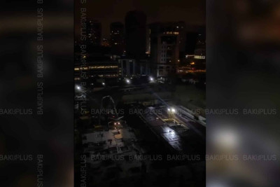 Köhnə “Təzə Bazar”ın ərazisində tikinti işləri gecə vaxtı aparılır
