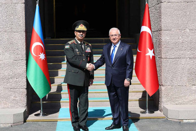 MN: Türkiyənin milli müdafiə naziri Azərbaycanın müdafiə nazirini təbrik edib