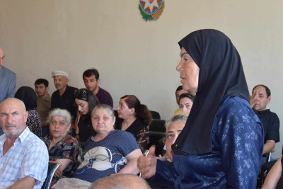 Ümid qəsəbəsində sakinlər və icra başçısı arasında görüş keçirilib