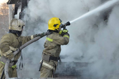 Xətaidə çoxmərtəbəli yaşayış binasında yanğın olub: 13 yaşlı qız xilas olunub - VİDEO