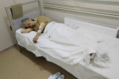Yaralı erməni qadın Azərbaycan hospitalına təxliyə olunub