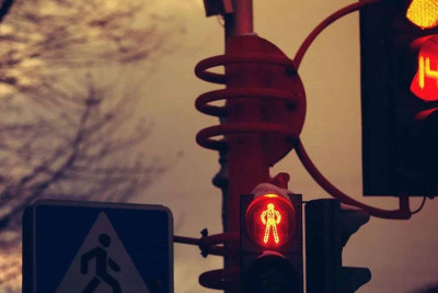 Bakıda 89 yaşlı kişi yol qəzasında ağır xəsarət alıb