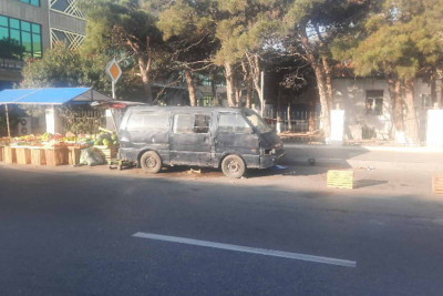 Binə qəsəbəsində meyvə-tərəvəz piştaxtası parkinq yerlərini zəbt edib