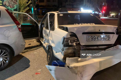 Yasamalda 3 avtomobil toqquşub
