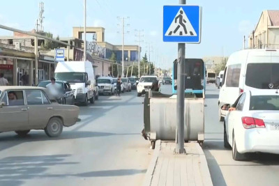 Binədə gecə saatlarında zibil qablarını yolun ortasında qoyan kimdir? – VİDEO