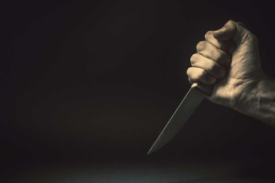 Nərimanovda kişi özünü öldürməyə çalışıb