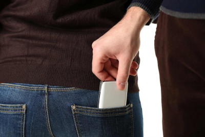 Nərimanov rayonunda 1 nəfərin telefonu oğurlanıb