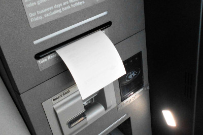 Xətai rayonunda bankomatdan 1750 manat pul oğurlanıb