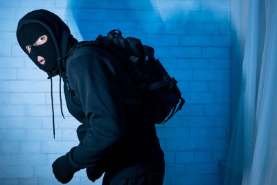 Nərimanovda 3000 manat dəyərində təmir alətləri oğurlanıb