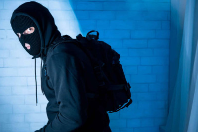 Xəzər rayonunda evlərdən silsilə oğurluqlar edən şəxs saxlanılıb