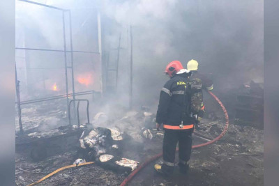Suraxanıda yaşayış evinin yarısı kül olub