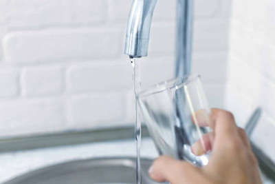 Buzovnada sakinlər içməli suyun olmamasından şikayət edirlər