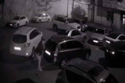 Bakıda avtomobilin dövlət nömrə nişanı oğurlanıb – VİDEO