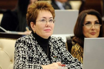 Prezident Elmira Axundova barəsində Sərəncam imzalayıb