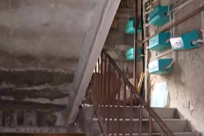 Paytaxtın iki rayonunda məcburi köçkünlər yaşayan yataqxanalar qəzalı vəziyyətdədir