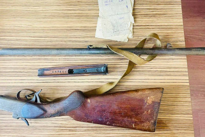 Xətai rayonunda iki sakin silah-sursatı polisə könüllü təhvil verib