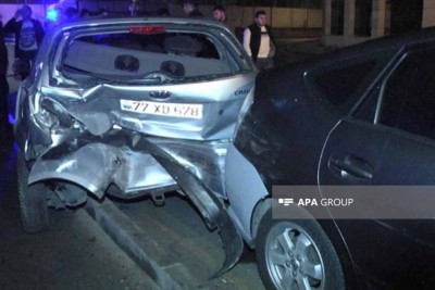 Xətaidə qəzada 3 maşın və darvazaya ziyan dəyib