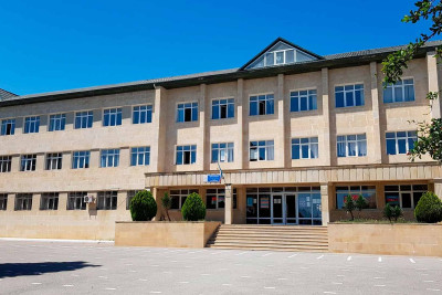 Bakı məktəbinin direktoru onun doğum günü üçün pul yığılması ilə bağlı yayılan məlumatlara münasibət bildirib