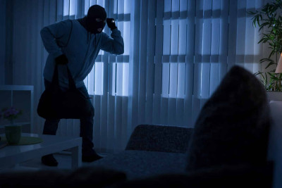 Buzovna qəsəbəsində 5000 manat dəyərində oğurluq edilib