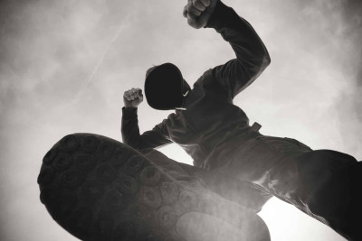 Nərimanovda yeniyetmələr arasında kütləvi dava: bıçaqlanan var