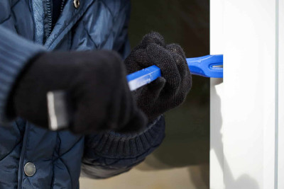 Badamdarda yerləşən anbardan 18 min manatlıq oğurluq edilib