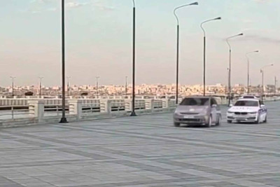 Bulvarda “Prius” dənizə düşüb? – VİDEO