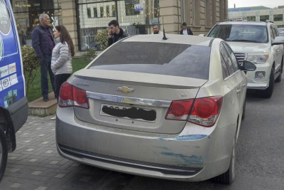 Bakıda yol qaydalarını pozan sürücülər cərimələniblər