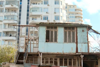 Nərimanovda 1 nəfərə görə qəzalı binanı sökə bilmirlər