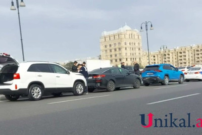 Nərimanovda 3 avtomobil toqquşub