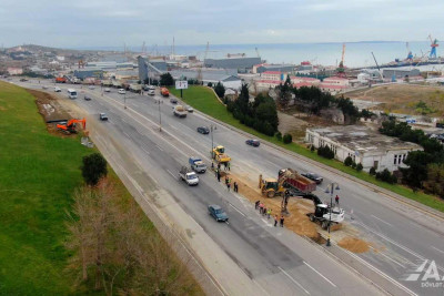 Bakının 8 Noyabr prospektinin bir hissəsində təmir işləri aparılır