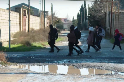 Sabunçu rayonunda küçə bərbad vəziyyətdədir