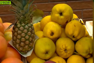 Bakının bazarında meyvələr və digər məhsullar xarab olur