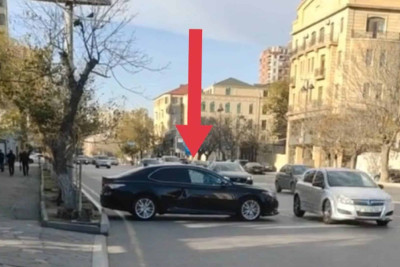 Nərimanovda məşhur restoranın müştəriləri yol qaydalarını kobud şəkildə pozurlar - VİDEO