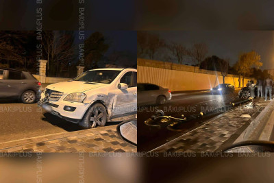 Badamdarda avtomobil işıq dirəyinə çarpılıb