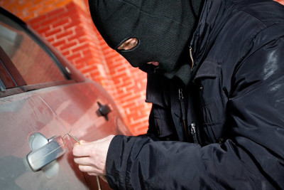 Binəqədi rayonunda avtoyumadan “Kia” markalı avtomobil qaçırılıb