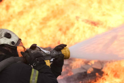 Xəzər rayonunda yerləşən evdə yanğın olub