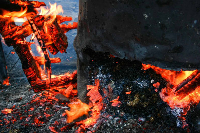 Xətaidə zibillik yanıb, qarajlara ziyan dəyib
