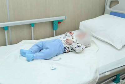 “Yeni Klinika”da 4 aylıq körpə xilas olunub