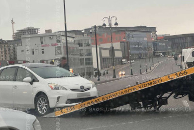 Babək prospektində 3 avtomobil toqquşub