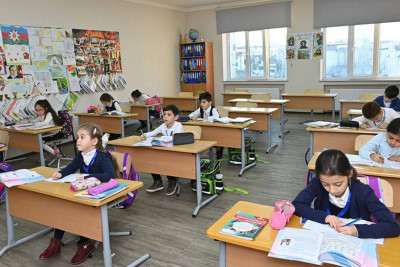 Bakıda məktəbləri dəyişən şagirdlərin sayı açıqlanıb