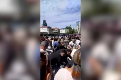 Yasamalda qadını bıçaqlayaraq hadisə yerindən qaçan kişinin məhkəməsi başlayır