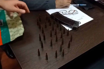 Bakıda  “Kalaşnikov” avtomatını gizlədən kişi tutulub - VİDEO
