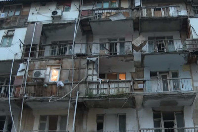 Bakıda qəzalı binalar təhlükəlidirmi? - VİDEO