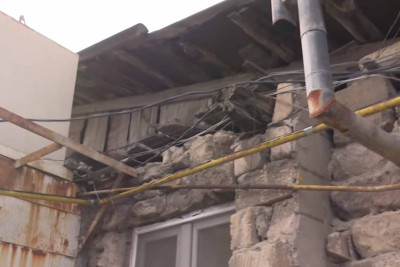 Qəzalı evlərdə qalan sakinləri məhkəməyə veriblər – VİDEO