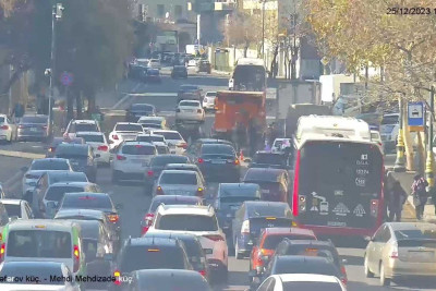 Mərkəzi Nefçtilər Xəstəxanasının qarşısında sıxlıq var