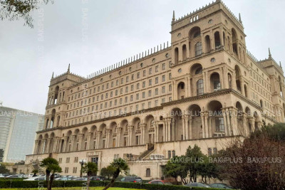 Alman əsirlərinin inşa etdiyi Hökumət Evi