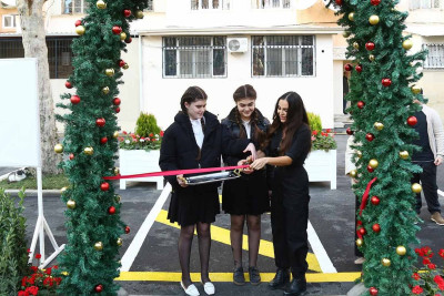 Bakıda Leyla Əliyevanın iştirakı ilə iki abadlaşdırılmış həyət sakinlərin istifadəsinə verilib